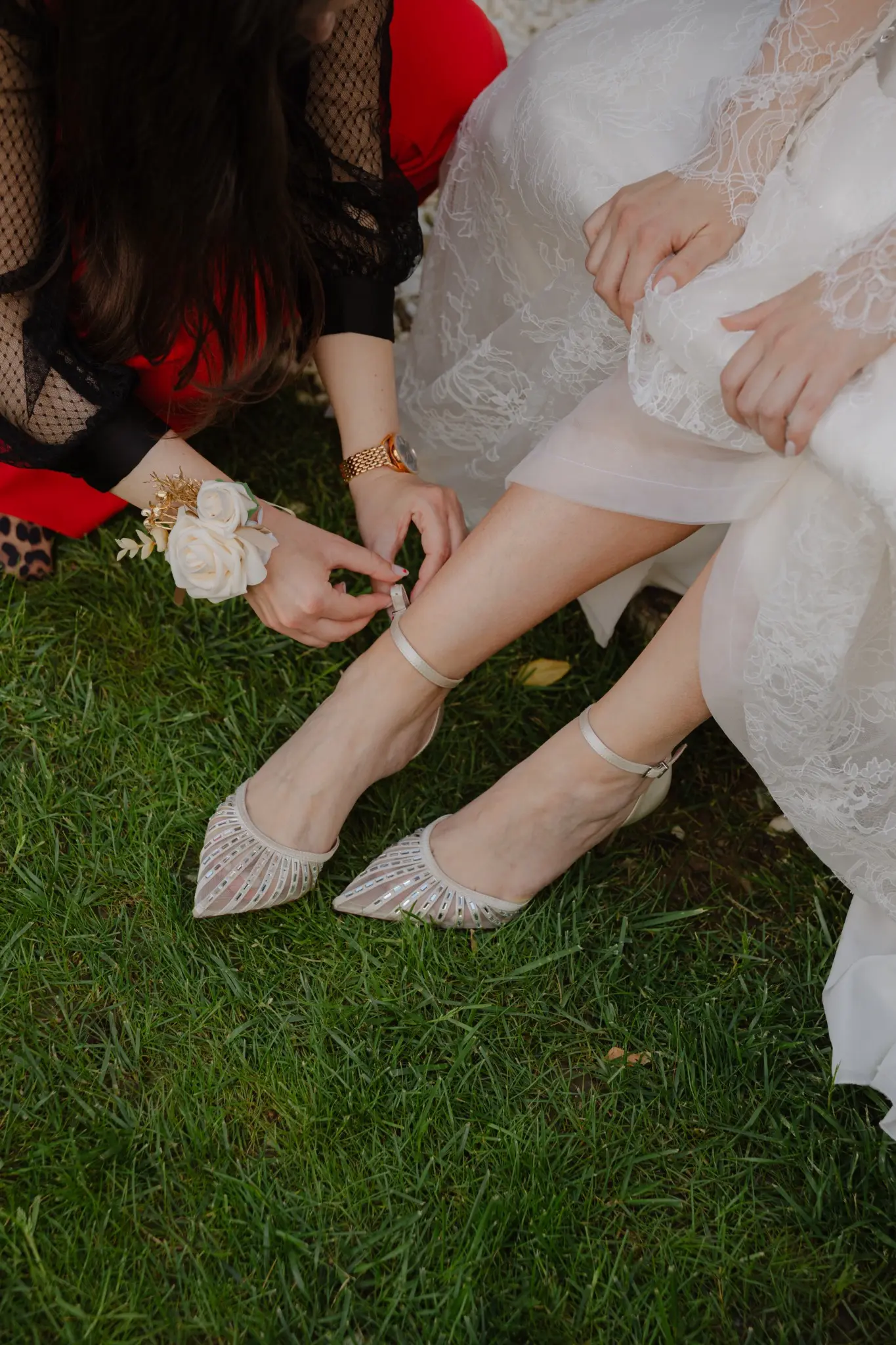 Bridal shoes and hands